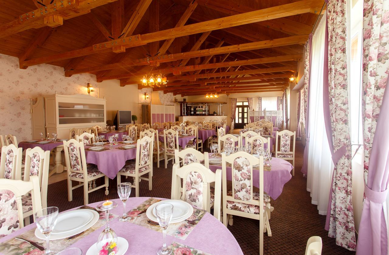Hotel Pansionat Paradiz Poljana Exteriér fotografie