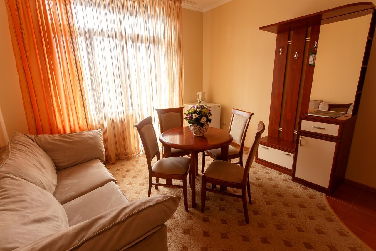 Hotel Pansionat Paradiz Poljana Exteriér fotografie